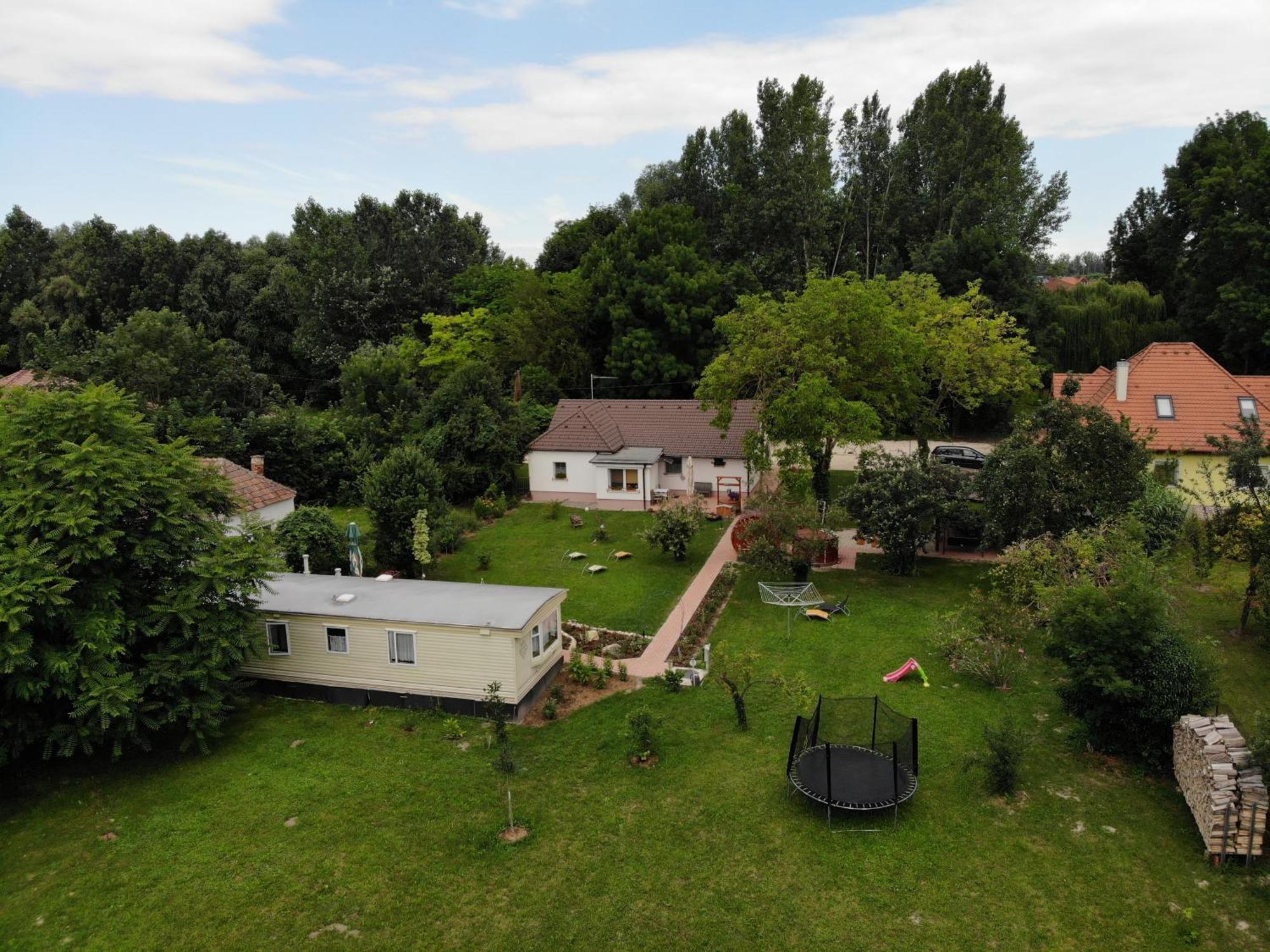 Hidlab Apartman Kimle Екстер'єр фото